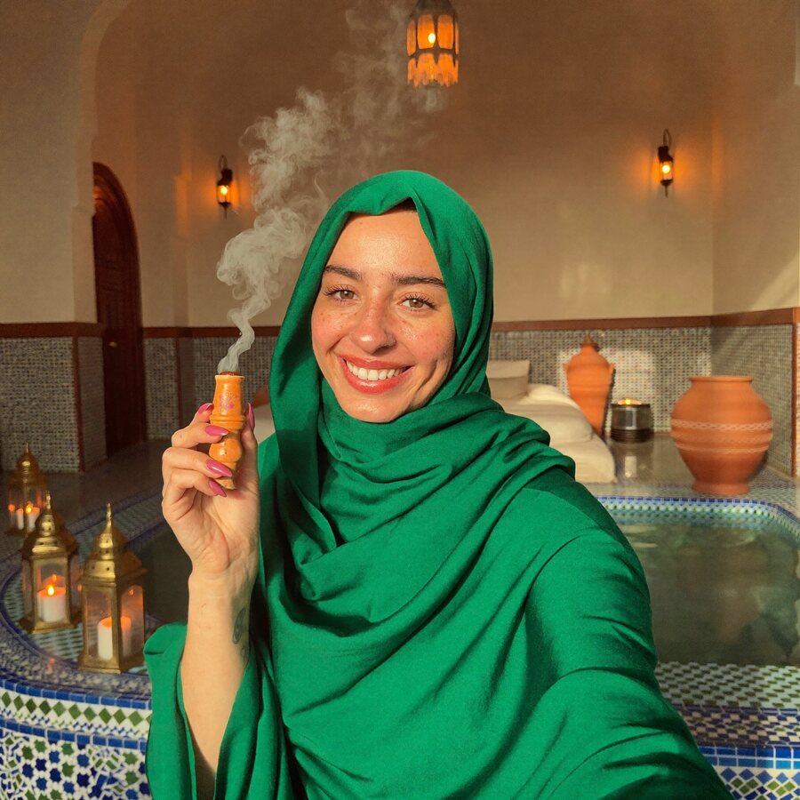 Yasmine, henna artist